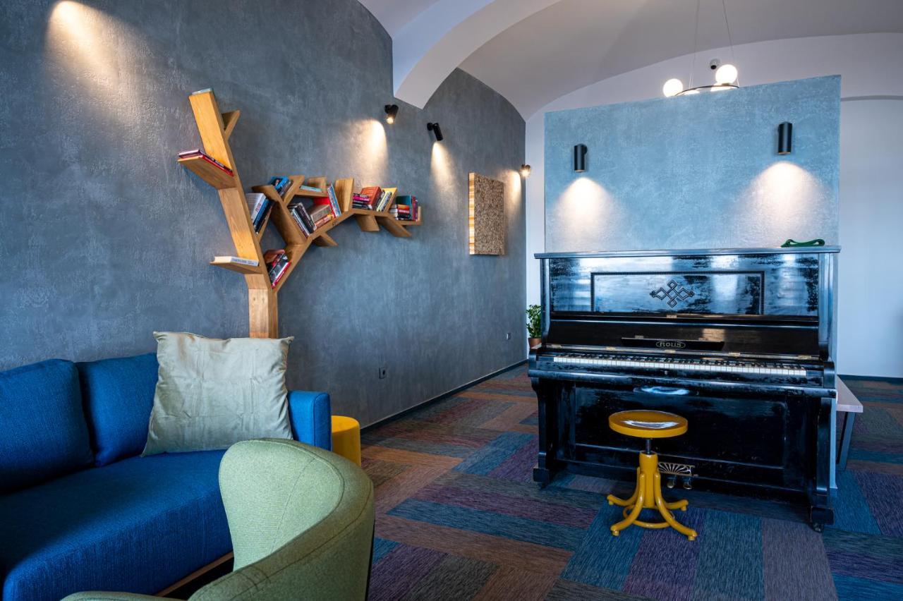 Art Hostel & Apartments Dvůr Králové nad Labem Dış mekan fotoğraf